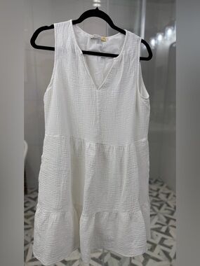 C&C California White Textured Sleeveless Tiered Dress
